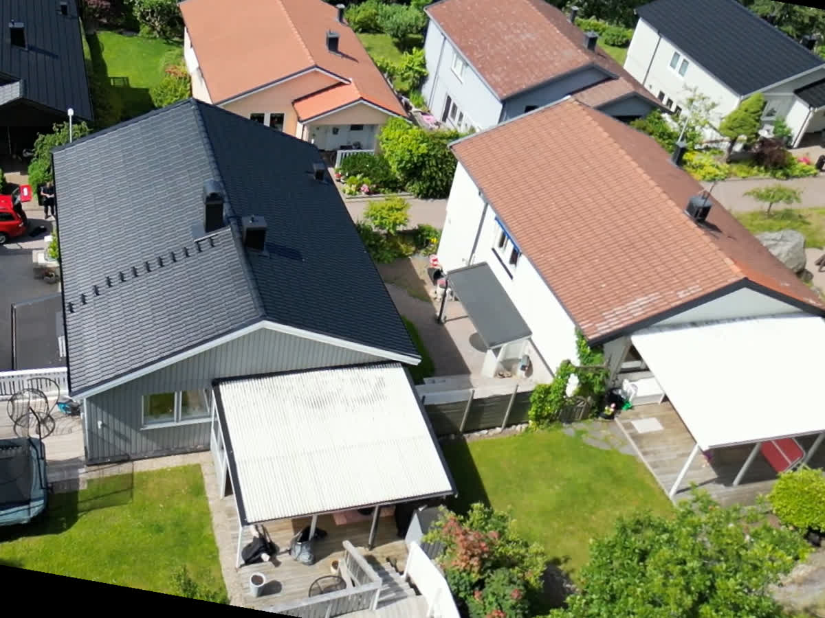Villatak med nya betongpannor efter ett takbyte