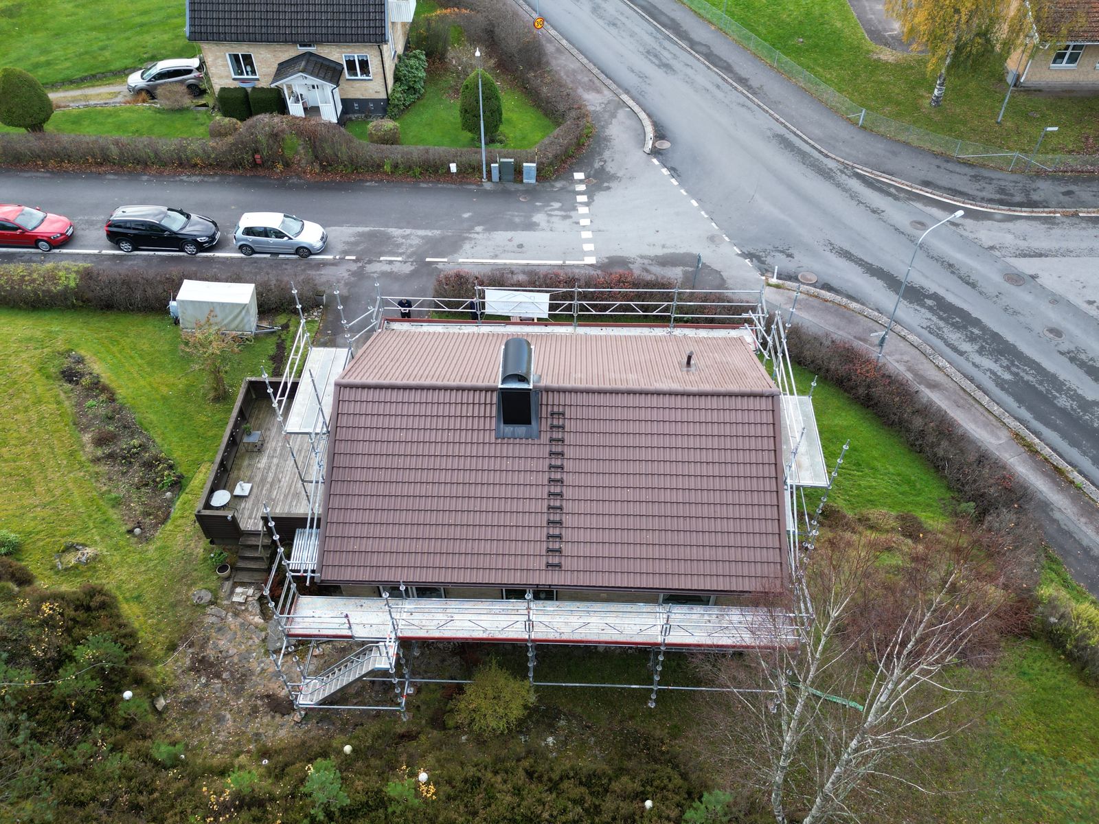 Nytt tegeltak i Limmared, Tranemo kommun – drönarvy, utfört av Skantak